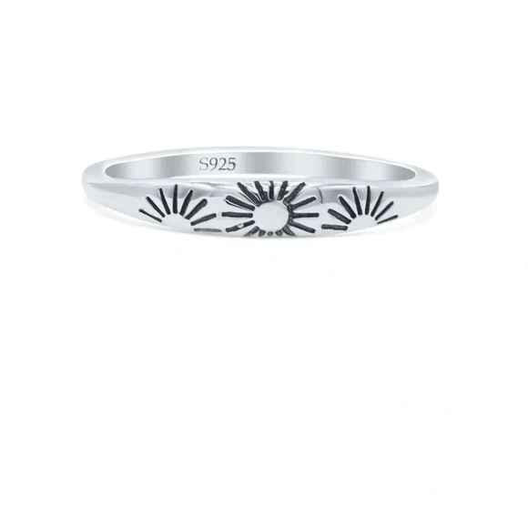 925 Sterling Silver Dainty Sunrise Band Ring - Picture 3 of 10